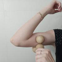 Large soft feeler perpendicular under arm